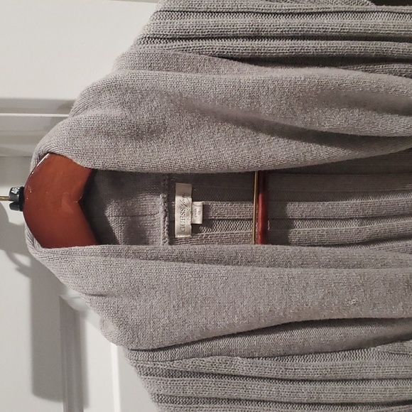 Women’s Grey Guess Sweater xs - Picture 2 of 6